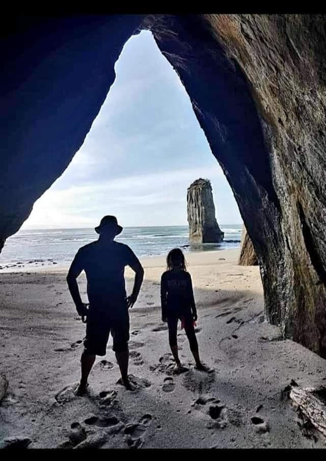 The Hole In The Rock Yurt Hotell Cape Foulwind Exteriör bild