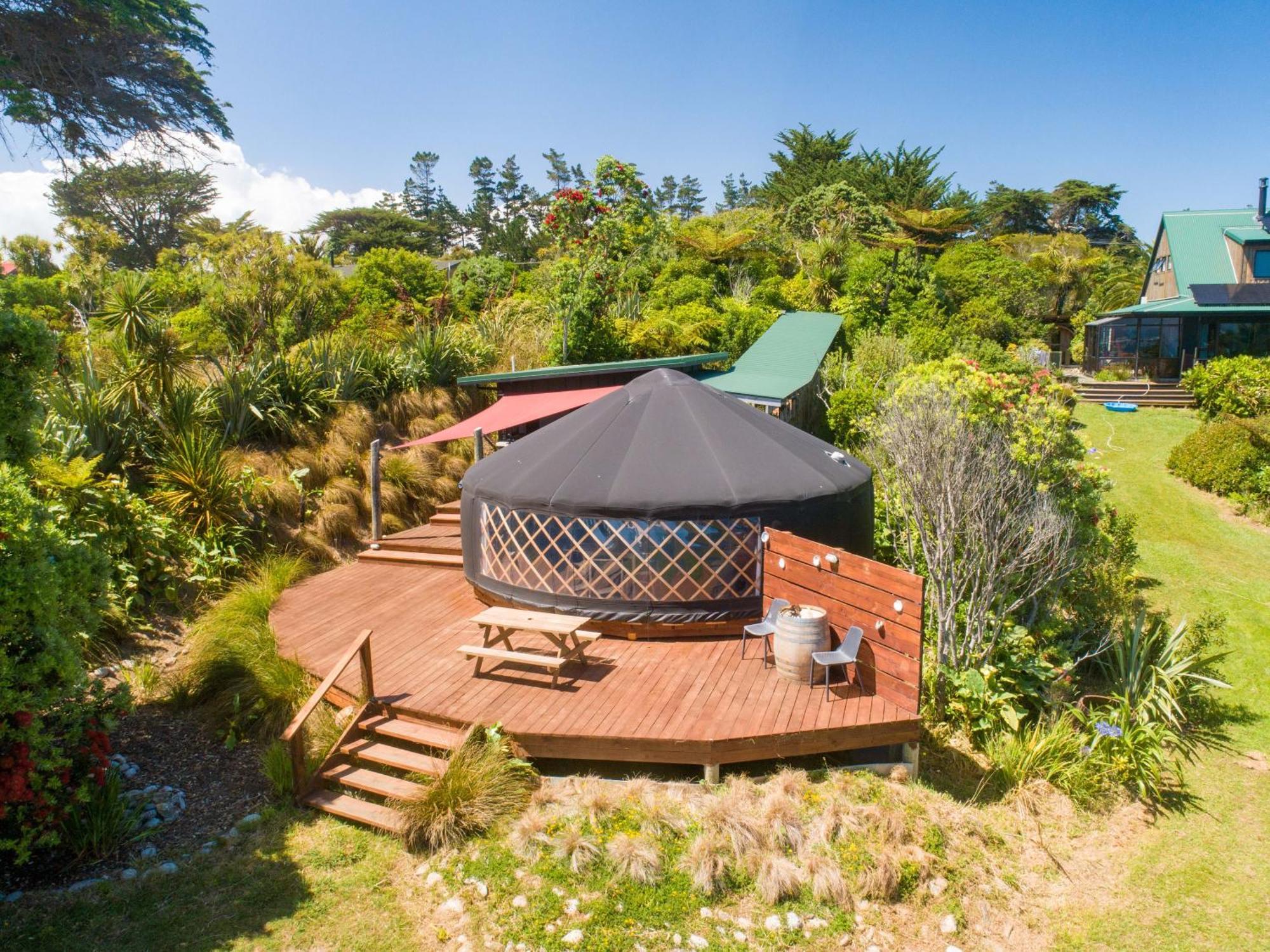 The Hole In The Rock Yurt Hotell Cape Foulwind Exteriör bild